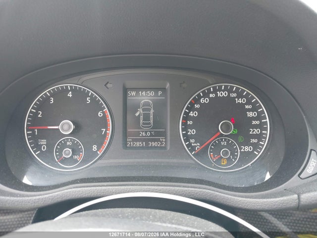 2015 Volkswagen Passat 1.8 Tsi Comfortline მანქანა იყიდება აუქციონზე, vin: 1VWBS7A38FC033062, აუქციონის ნომერი: 12671714