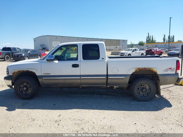 2000 Chevrolet Silverado K2500 მანქანა იყიდება აუქციონზე, vin: 1GCGK29U6YE219845, აუქციონის ნომერი: 12671756