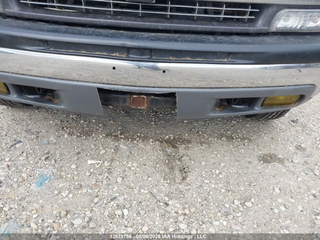 2000 Chevrolet Silverado K2500 მანქანა იყიდება აუქციონზე, vin: 1GCGK29U6YE219845, აუქციონის ნომერი: 12671756