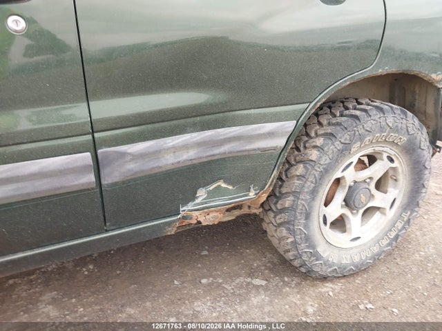 2001 Chevrolet Tracker მანქანა იყიდება აუქციონზე, vin: 2CNBJ13C616926733, აუქციონის ნომერი: 12671763