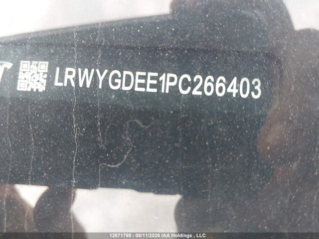 Tesla Model Y Long Range 2023 LRWYGDEE1PC266403 Image 18