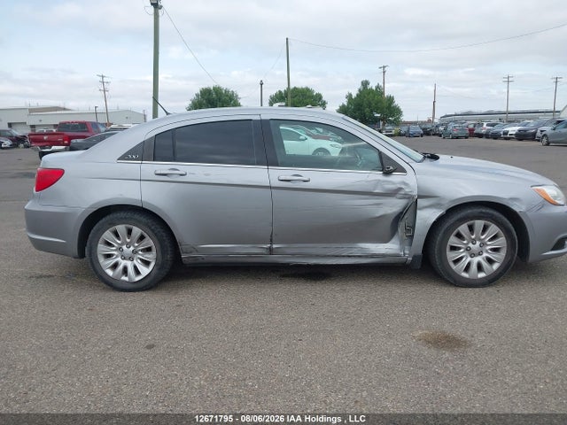 2013 Chrysler 200 Lx მანქანა იყიდება აუქციონზე, vin: 1C3CCBABXDN736067, აუქციონის ნომერი: 12671795