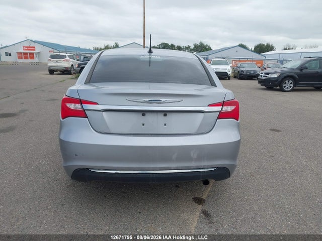 2013 Chrysler 200 Lx მანქანა იყიდება აუქციონზე, vin: 1C3CCBABXDN736067, აუქციონის ნომერი: 12671795