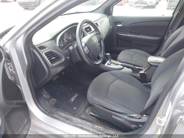 2013 Chrysler 200 Lx მანქანა იყიდება აუქციონზე, vin: 1C3CCBABXDN736067, აუქციონის ნომერი: 12671795