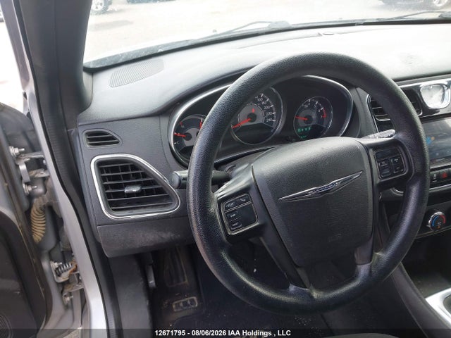 2013 Chrysler 200 Lx მანქანა იყიდება აუქციონზე, vin: 1C3CCBABXDN736067, აუქციონის ნომერი: 12671795