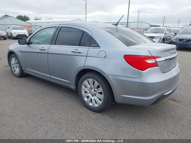 2013 Chrysler 200 Lx მანქანა იყიდება აუქციონზე, vin: 1C3CCBABXDN736067, აუქციონის ნომერი: 12671795