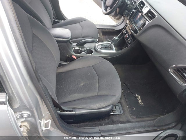 2013 Chrysler 200 Lx მანქანა იყიდება აუქციონზე, vin: 1C3CCBABXDN736067, აუქციონის ნომერი: 12671795