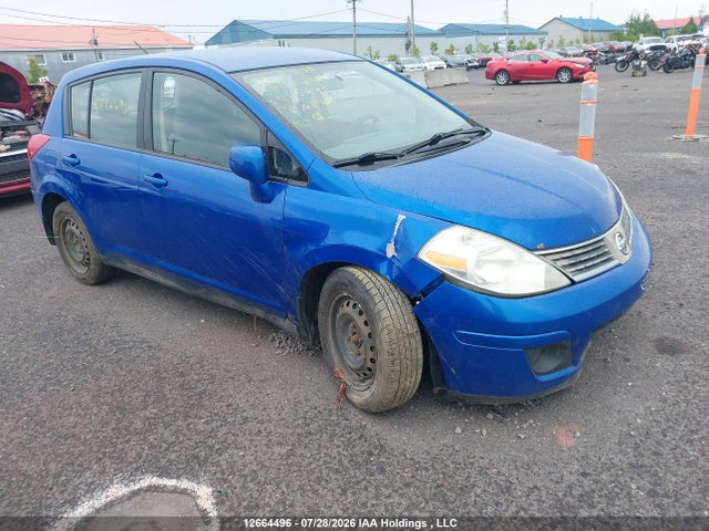 12664496 :رقم المزاد ، 3N1BC13E28L445435 vin ، 2008 Nissan Versa 1.8 S مزاد بيع
