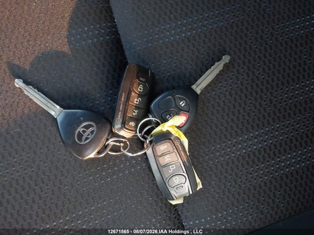 12671865 :رقم المزاد ، 2T1KU4EE7DC944107 vin ، 2013 Toyota Matrix Wagon مزاد بيع