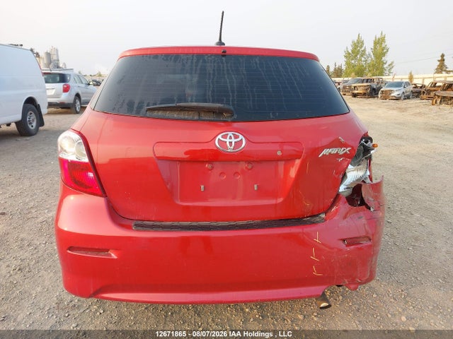 12671865 :رقم المزاد ، 2T1KU4EE7DC944107 vin ، 2013 Toyota Matrix Wagon مزاد بيع