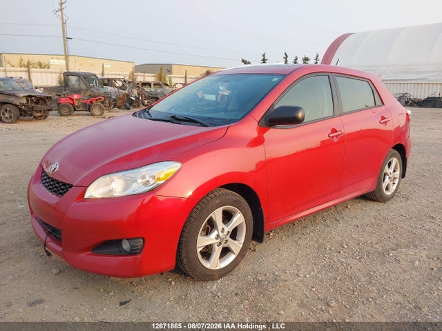 12671865 :رقم المزاد ، 2T1KU4EE7DC944107 vin ، 2013 Toyota Matrix Wagon مزاد بيع
