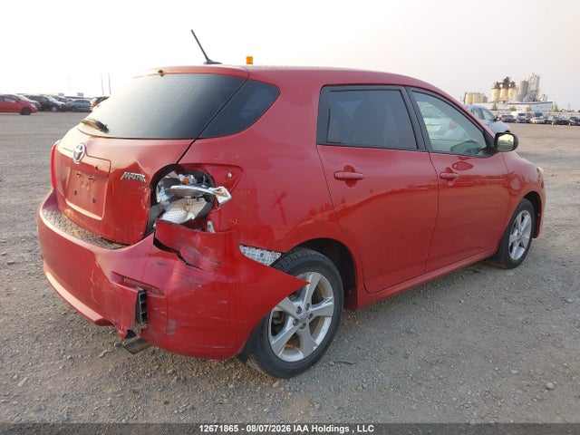 12671865 :رقم المزاد ، 2T1KU4EE7DC944107 vin ، 2013 Toyota Matrix Wagon مزاد بيع
