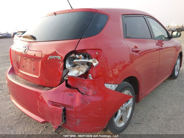12671865 :رقم المزاد ، 2T1KU4EE7DC944107 vin ، 2013 Toyota Matrix Wagon مزاد بيع