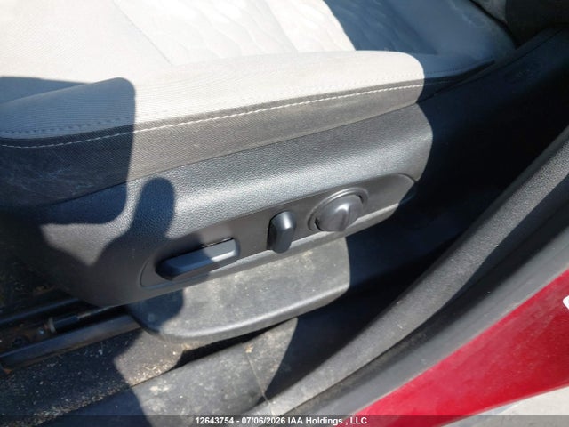Chevrolet EQUINOX LT 2018 2GNAXSEV5J6314985 Image 18