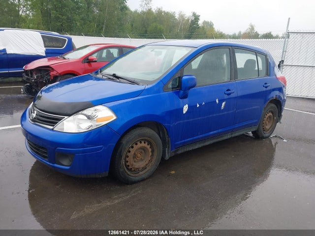 12661421 :رقم المزاد ، 3N1BC1CP0CL376996 vin ، 2012 Nissan Versa 1.8 S مزاد بيع
