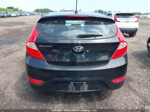12671895 :رقم المزاد ، KMHCT5AEXFU220271 vin ، 2015 Hyundai Accent Gl مزاد بيع