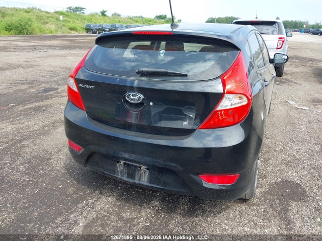 12671895 :رقم المزاد ، KMHCT5AEXFU220271 vin ، 2015 Hyundai Accent Gl مزاد بيع