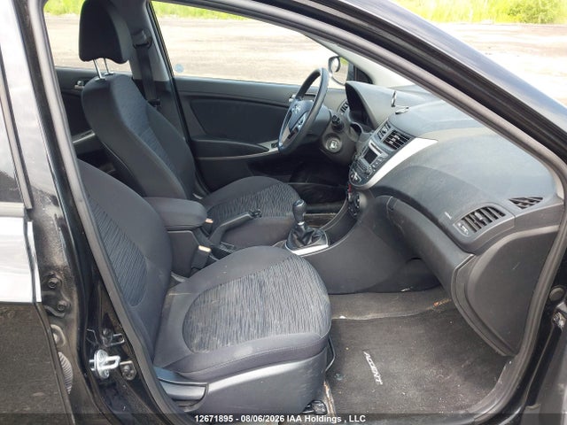 12671895 :رقم المزاد ، KMHCT5AEXFU220271 vin ، 2015 Hyundai Accent Gl مزاد بيع