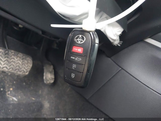 Auction sale of the 2025 Toyota Corolla Cross Hybrid Xse, vin: 7MUFBABG8SV070176, lot number: 12671944