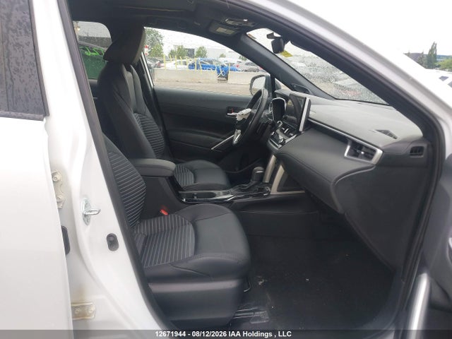 Auction sale of the 2025 Toyota Corolla Cross Hybrid Xse, vin: 7MUFBABG8SV070176, lot number: 12671944