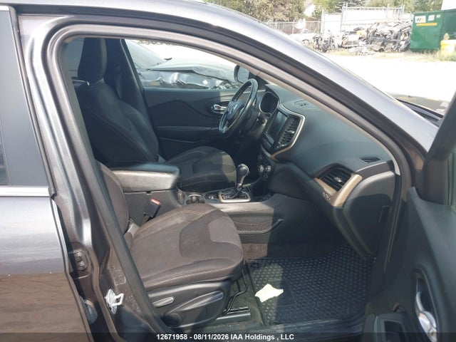 Продаж на аукціоні авто 2015 Jeep Cherokee Latitude Fwd, vin: 1C4PJLCS7FW720525, номер лоту: 12671958