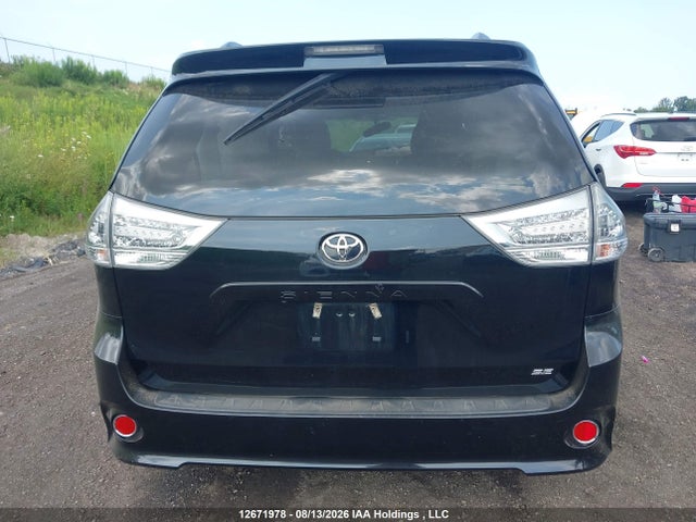 12671978 :رقم المزاد ، 5TDXZ3DC1HS805749 vin ، 2017 Toyota Sienna Se 8 Passenger مزاد بيع