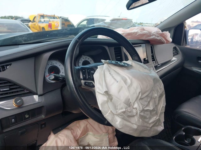 12671978 :رقم المزاد ، 5TDXZ3DC1HS805749 vin ، 2017 Toyota Sienna Se 8 Passenger مزاد بيع