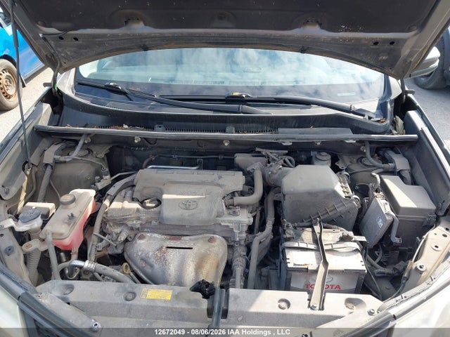 2T3BFREV8FW280366 Toyota RAV4 LE