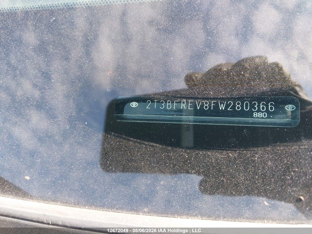2T3BFREV8FW280366 Toyota RAV4 LE