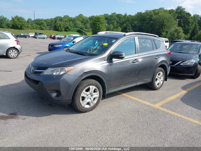 2T3BFREV8FW280366 Toyota RAV4 LE