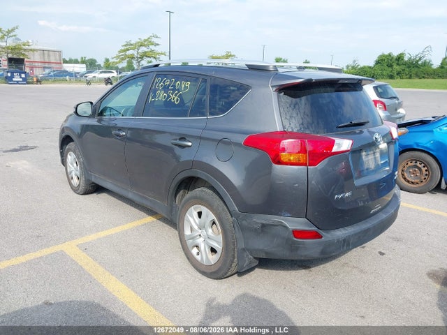 2T3BFREV8FW280366 Toyota RAV4 LE