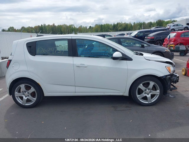 1G1JC6SH5F4182726 Chevrolet Sonic Lt Auto/lt Manual
