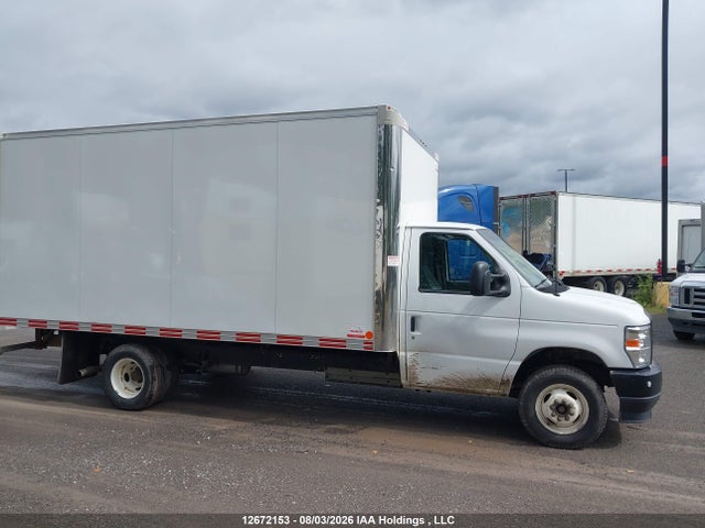 Продажа на аукционе авто 2024 Ford Econoline E450 Super Duty Cutaway Van, vin: 1FDXE4FN6RDD15123, номер лота: 12672153