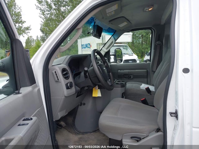 Продажа на аукционе авто 2024 Ford Econoline E450 Super Duty Cutaway Van, vin: 1FDXE4FN6RDD15123, номер лота: 12672153