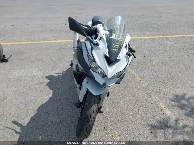ML5ZXCS13SDA38034 Kawasaki Zx400 S
