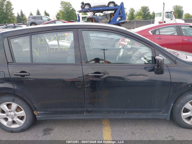 12672251 :رقم المزاد ، 3N1BC1CP2BL451776 vin ، 2011 Nissan Versa 1.8sl مزاد بيع