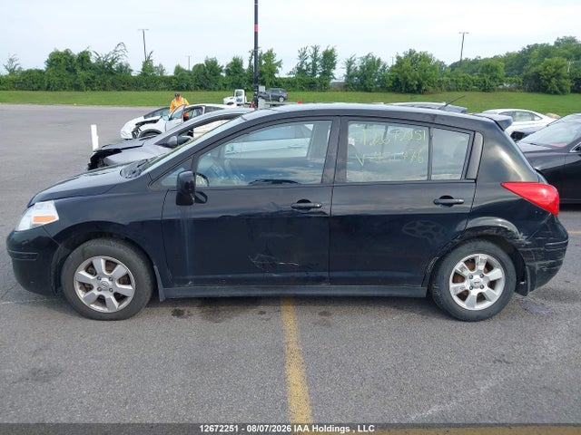 12672251 :رقم المزاد ، 3N1BC1CP2BL451776 vin ، 2011 Nissan Versa 1.8sl مزاد بيع