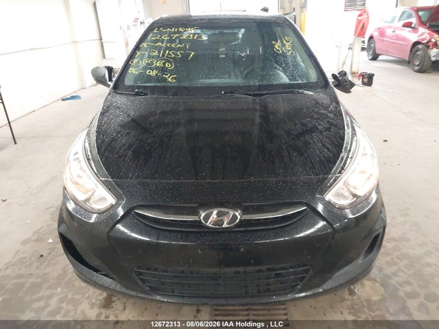 12672313 :رقم المزاد ، KMHCT5AE5FU211557 vin ، 2015 Hyundai Accent Le مزاد بيع