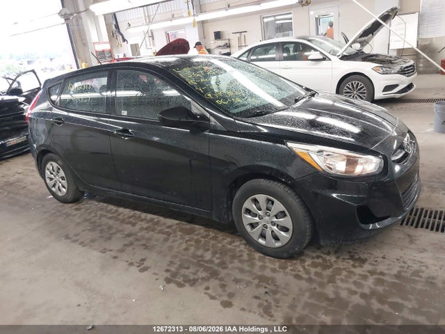 12672313 :رقم المزاد ، KMHCT5AE5FU211557 vin ، 2015 Hyundai Accent Le مزاد بيع
