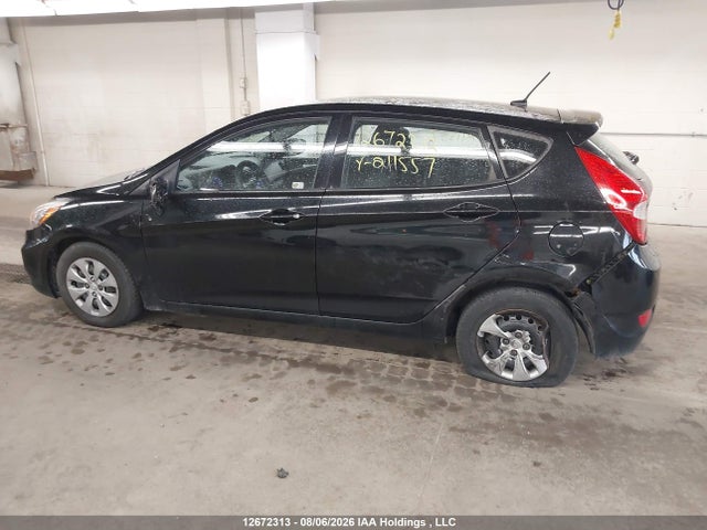 12672313 :رقم المزاد ، KMHCT5AE5FU211557 vin ، 2015 Hyundai Accent Le مزاد بيع