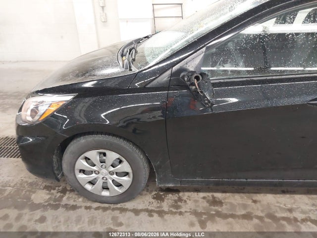 12672313 :رقم المزاد ، KMHCT5AE5FU211557 vin ، 2015 Hyundai Accent Le مزاد بيع