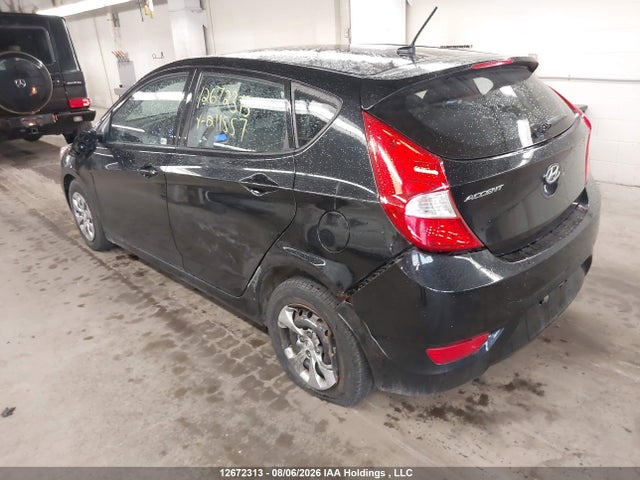 12672313 :رقم المزاد ، KMHCT5AE5FU211557 vin ، 2015 Hyundai Accent Le مزاد بيع