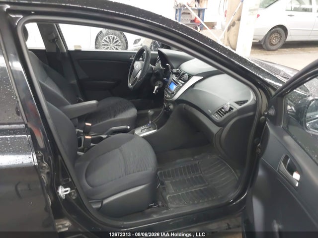12672313 :رقم المزاد ، KMHCT5AE5FU211557 vin ، 2015 Hyundai Accent Le مزاد بيع