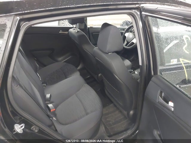 12672313 :رقم المزاد ، KMHCT5AE5FU211557 vin ، 2015 Hyundai Accent Le مزاد بيع