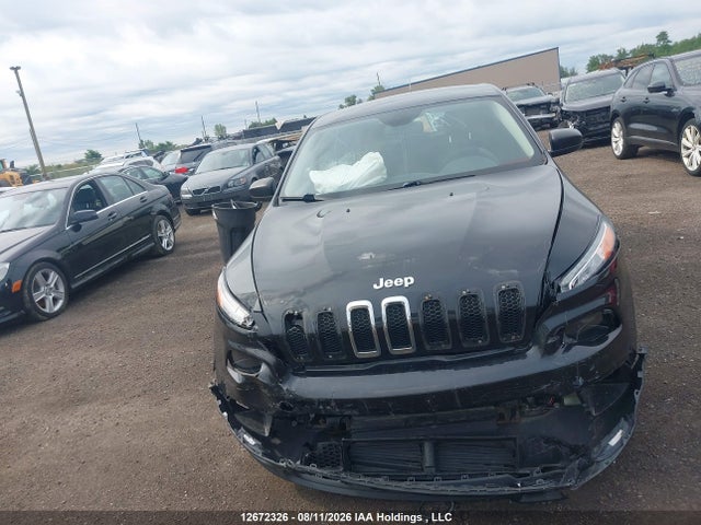 1C4PJLAB8FW638094 Jeep Cherokee Sport
