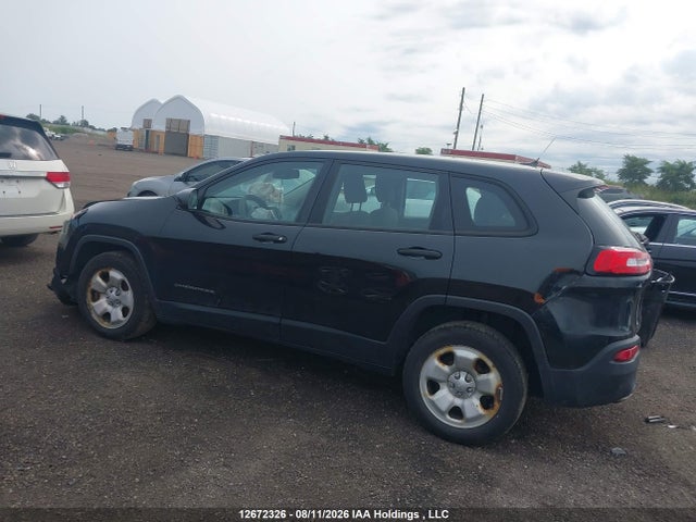 1C4PJLAB8FW638094 Jeep Cherokee Sport