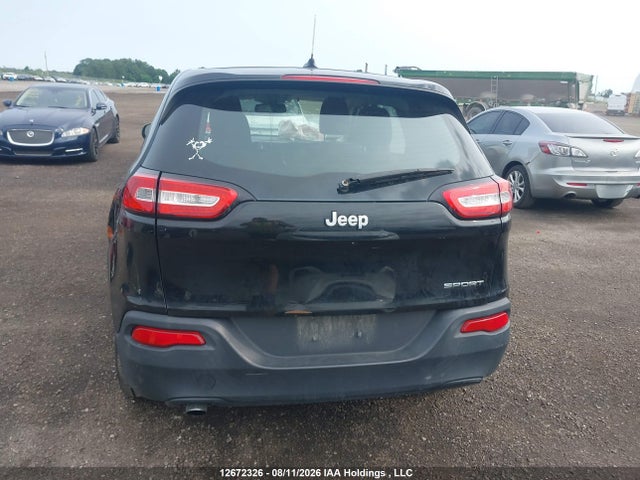 1C4PJLAB8FW638094 Jeep Cherokee Sport