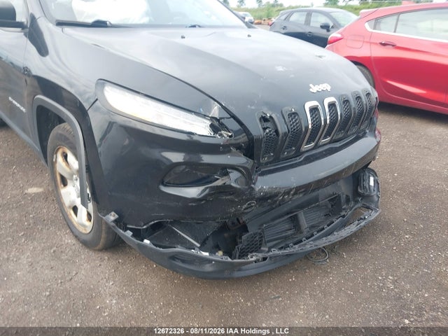 1C4PJLAB8FW638094 Jeep Cherokee Sport