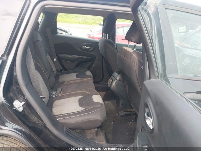 1C4PJLAB8FW638094 Jeep Cherokee Sport