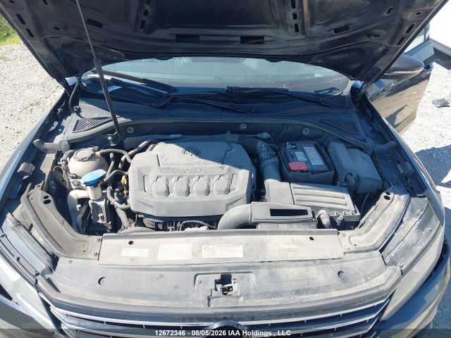 1VWAA7A37JC024960 Volkswagen Passat S/r-line